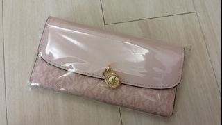 由 chenyi0417 (刊登 ID 1414525931，圖片 1) 提交，位於 的 (類別：)，說明：。