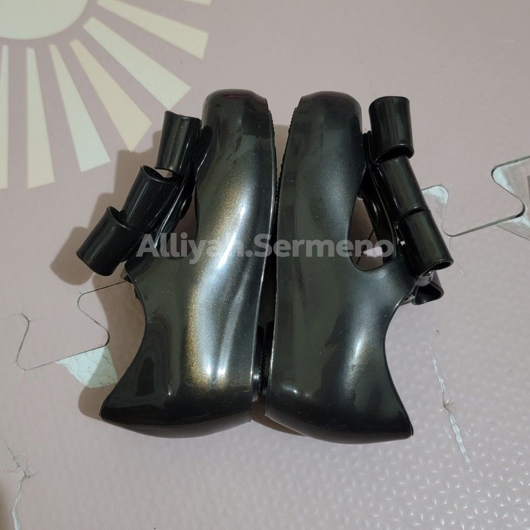 Mini Melissa Black Bow Shoes - US5 - 12CM (Category: Babies & Kids Fashion) located in Manila. Submitted by alliyah.sermeno (Listing ID 1414493550, Image 3). Description: with scent no box.