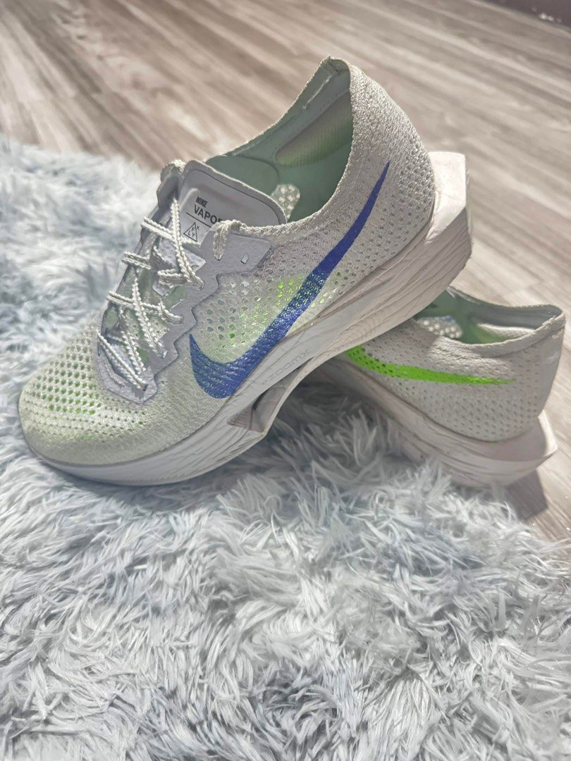 Nike Zoom Vaporfly 3 (Category: Sneakers) located in San Fernando. Submitted by snorlaxxxzhy (Listing ID 1414564135, Image 1). Description: vaporfly 3 mileage:70km size:9US MENS price : 4,000.