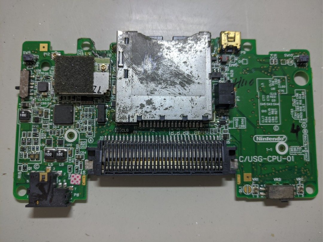 Nintendo DS Lite Motherboard (Category: Nintendo) located in Gabaldon. Submitted by rairai30 (Listing ID 1414582161, Image 2). Description: - All Connectors are working except touchscreen connector ( See in the 3rd pic) - Good for Gameboy Macro project.