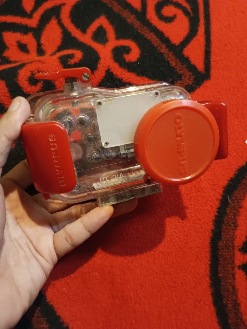 Olympus PT-016 film camera waterproof case (Category: Camera Bags & Carriers) located in Quezon City. Submitted by markgolveo (Listing ID 1414518535, Image 2). Description: Olympus PT-016 film camera waterproof case.