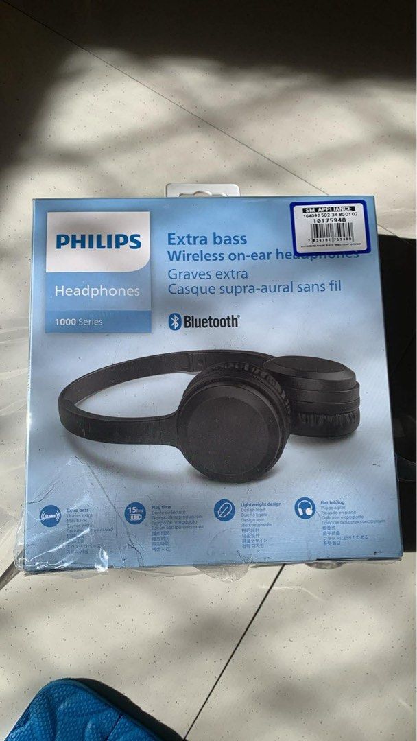 Philips Extra Bass Wireless On-Ear Headphones (Category: Headphones & Headsets) located in Bacoor. Submitted by its_cess (Listing ID 1414326225, Image 3). Description: - Philips Extra Bass wireless on-ear headphones - Bluetooth connectivity - Black color - 1000 series model - Experience extra bass.