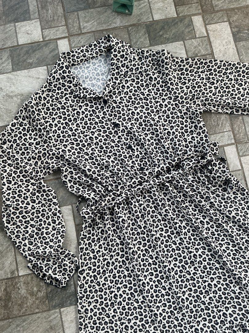 Printed Longsleeve Maxi Dress (Category: Dresses) located in Calapan. Submitted by kyowtown (Listing ID 1414559118, Image 3). Description: LAST PRICE POSTED ‼️ 💫 used once (good as new) 💫 fits to XL-XXL 💫 no when worn photo + actual photos are posted 💫 waistline: 30 inches (laid flat but when stretched till 40 inches) 💫 length: 51 inches 💫 rfs: decluttering 💫 payment: gcash.