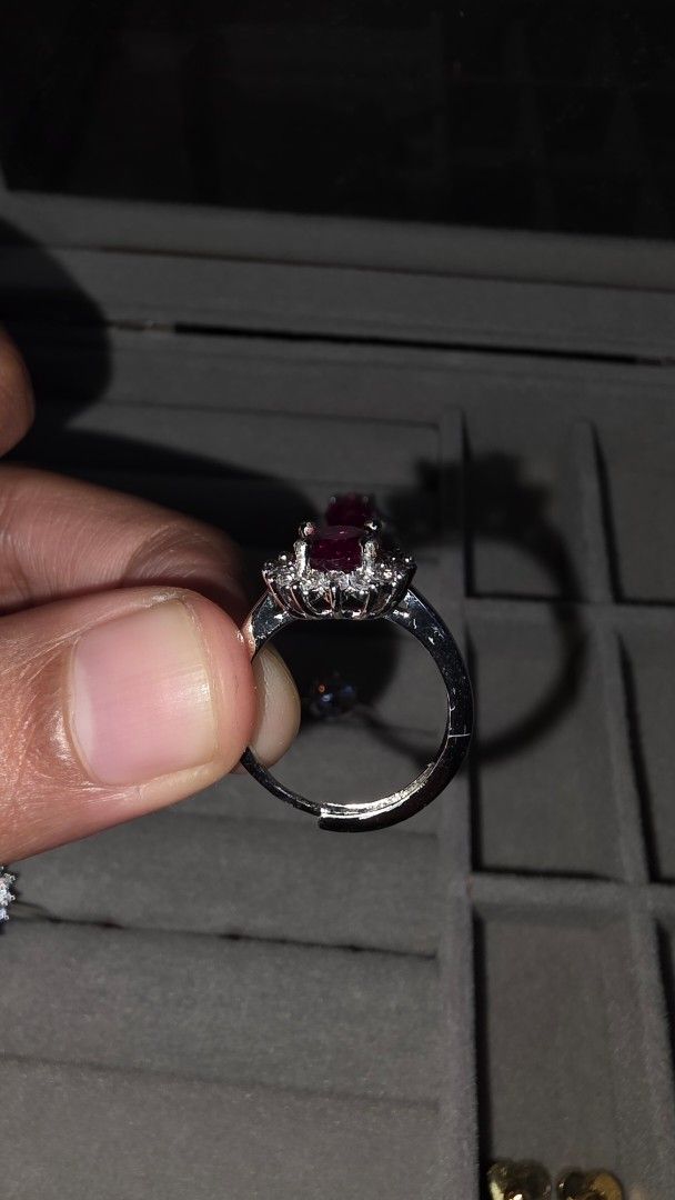 Red ruby ring (Category: Rings) located in Singapore. Submitted by alummahat (Listing ID 1414527382, Image 4). Description: Elegant red ruby ring with a deep, vibrant color and sparkling finish. Classic design, comfortable to wear, and perfect for daily use or special occasions. Princess diana ring style.. pm if u want to see videos.