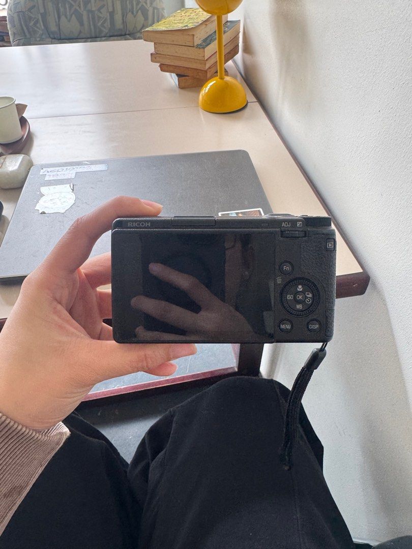 Ricoh griiix (Category: Cameras) located in Quezon City. Submitted by florendoangelica (Listing ID 1414476251, Image 2). Description: With box , charger .