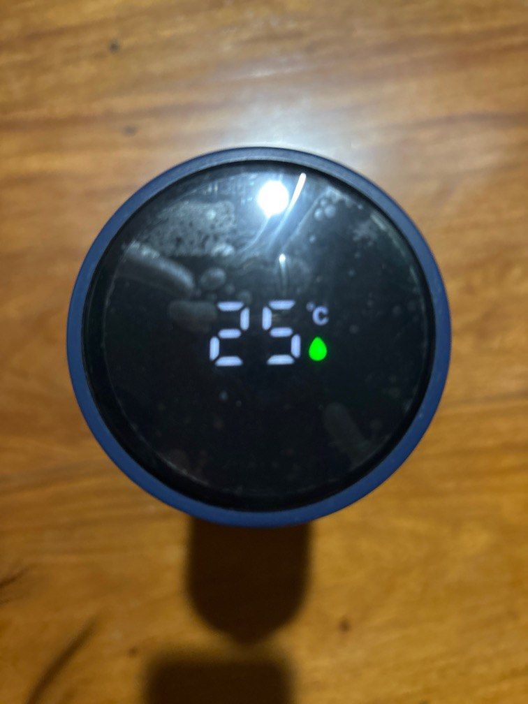 Smart Water bottle with LED thermometer Temperature display (Category: Water Bottles & Tumblers) located in Pasig City. Submitted by designeritems4less (Listing ID 1414542472, Image 1). Description: Smart Water bottle with LED thermometer Temperature display.