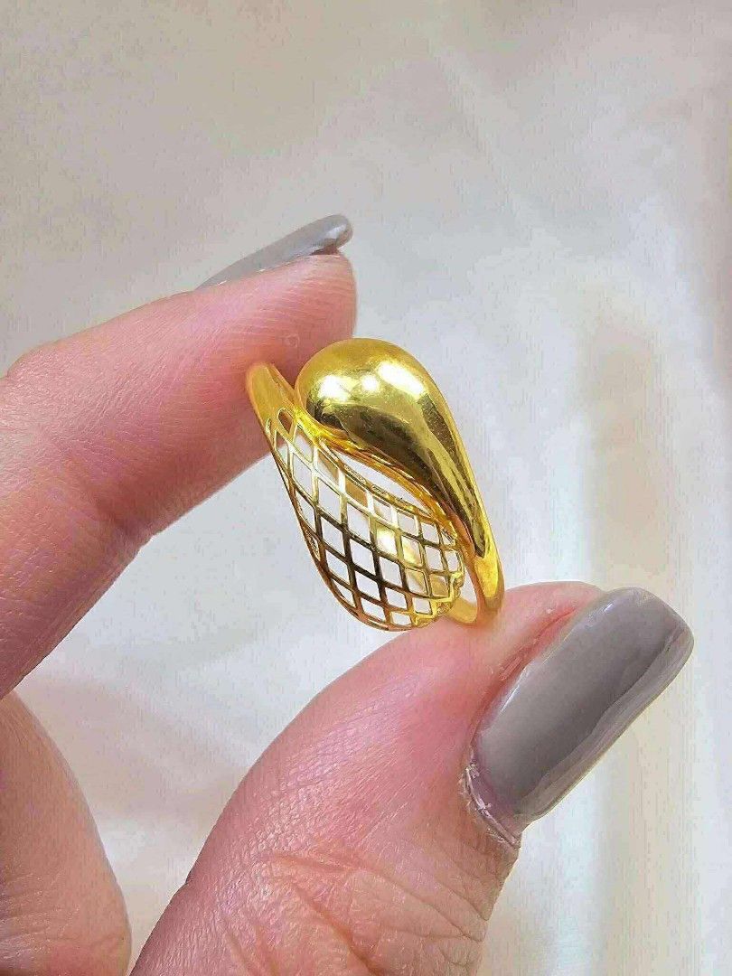 Solid Mesh Teardrop Ring in 18K Saudi Gold (Category: Rings) located in Caloocan City. Submitted by cheskhaionlinestore2.0 (Listing ID 1414462054, Image 1). Description: 18K✨ SOLID NEW DESIGN TEARDROP RING SIZE- 6,7,8 Cash- ₱3800 Cod with dp- ₱3850 🍒Nasasangla💯/ Pawnable 💯 🍒Ship Via Lbc/ JNT 🍒Same Day delivery via LALAMOVE 🚚 🍒Wise and Lifetime Investment 💯 🍒 Brandnew 💯 DM for faster Transaction 📩📩📩.