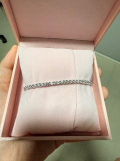 (Category: ) located in . Submitted by meredyyyy (Listing ID 1414556292, Image 1). Description: .