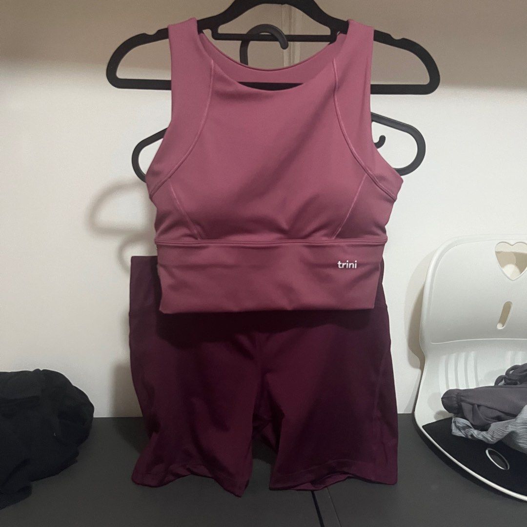 Swim shorts conservative maroon burgundy (Category: Bikinis & Swimsuits) located in Bulacan. Submitted by raspb (Listing ID 1414613145, Image 1). Description: Sm women swim shirts w mesh detail. Selling shorts only Suitable for waist M, inch 26-29.