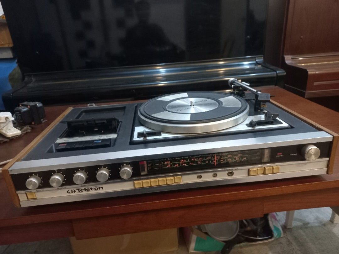 Teleton Stereo Music Centre (Category: Portable Music Players) located in Manila. Submitted by arisdavid24 (Listing ID 1414588130, Image 1). Description: 12000 php only In good working condition Minor Issue Tape Deck Walang Lock Yung Speakers Input Upgraded To Universal Input. Direct 220 Volts Imported from Japan We can deliver within metro manila for COD, ( delivery fee buyer's expense ) We can ship nationwide ( shipping fee buyer's expense ) Ca