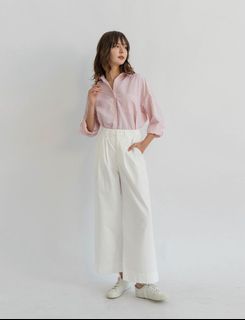 (Category: ) located in . Submitted by wardrobeofjess (Listing ID 1414453201, Image 1). Description: .