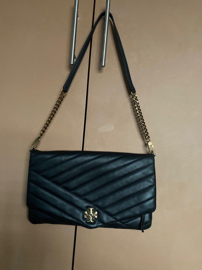 Tory Burch Kira Chevron Clutch (Category: Luxury Bags & Wallets) located in Las Pinas. Submitted by hope01 (Listing ID 1414476591, Image 1). Description: Versatile bag for casual and formal events. Authentic..