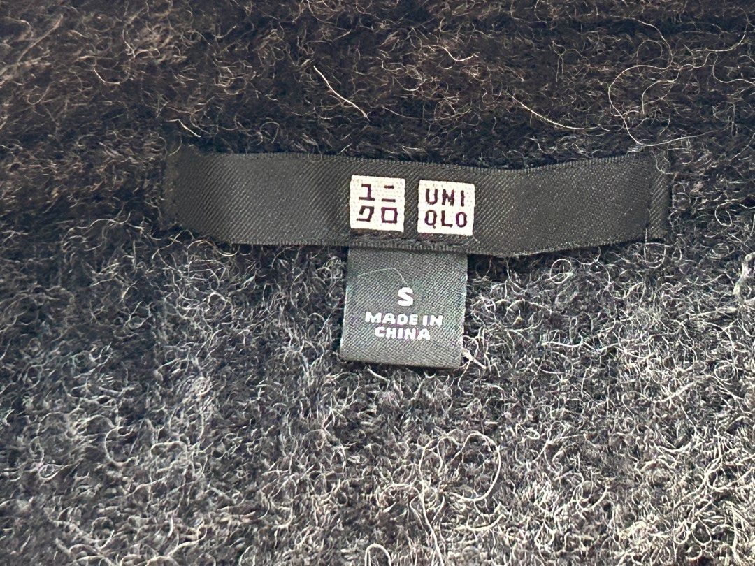 Uniqlo Long Ribbed Cardigan (Category: Coats, Jackets and Outerwear) located in Quezon City. Submitted by glenchua (Listing ID 1414507022, Image 3). Description: CHUNKY LONG CARDIGAN Pre-loved Hardly Worn Good Condition Material: 100% WOOL.