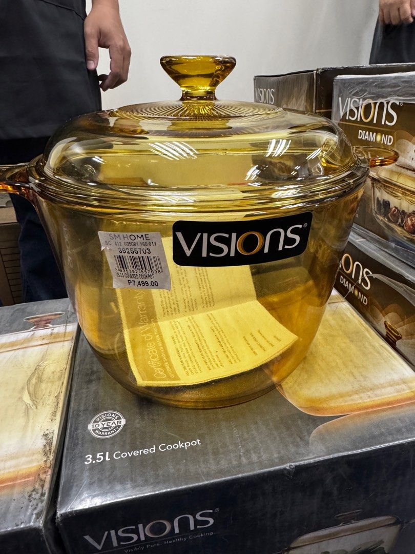 Visions Cookpot (Category: Cookware & Accessories) located in Quezon City. Submitted by iamjeez (Listing ID 1414450454, Image 1). Description: 3.5L Covered Cookpot Mall Price 7500 down to 2500 *after magluto ready to served at the table. No need to transfer* 🫶😁 tipid sa hugasin .