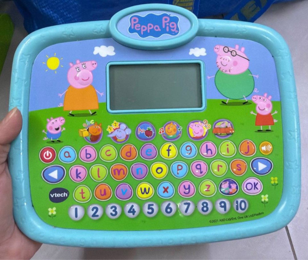 VTech - Peppa Pig, La Montre-Jeu Interactive, Montre Enfant à Clapet avec Écran Animé, Bracelet Souple, 8 Cadrans, 4 Jeux Éducatifs, Cadeau Enfant de 3 Ans à 6 Ans - Contenu en