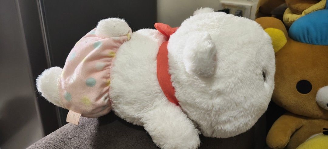 White Bear Plush Toy with Bow (Category: Plushies & Soft Toys) located in Quezon City. Submitted by jonree (Listing ID 1414474425, Image 2). Description: baby sumikko and keychain 🌸.