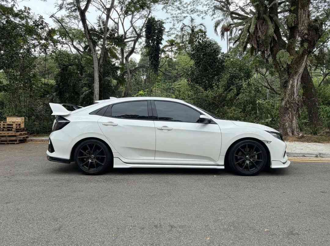 Honda Civic 1.5 VTEC Turbo (A) (Category: Used Cars) located in Singapore. Submitted by carousellcars (Listing ID 1430260699, Image 2). Description: PM for mod list! Viewing strictly via appointment only! We pride ourselves on offering some of the most competitive deals in the market, ensuring that you can make informed decisions with complete confidence. Every step of the purchasing process is handled with professionalism and integrity, reflecti