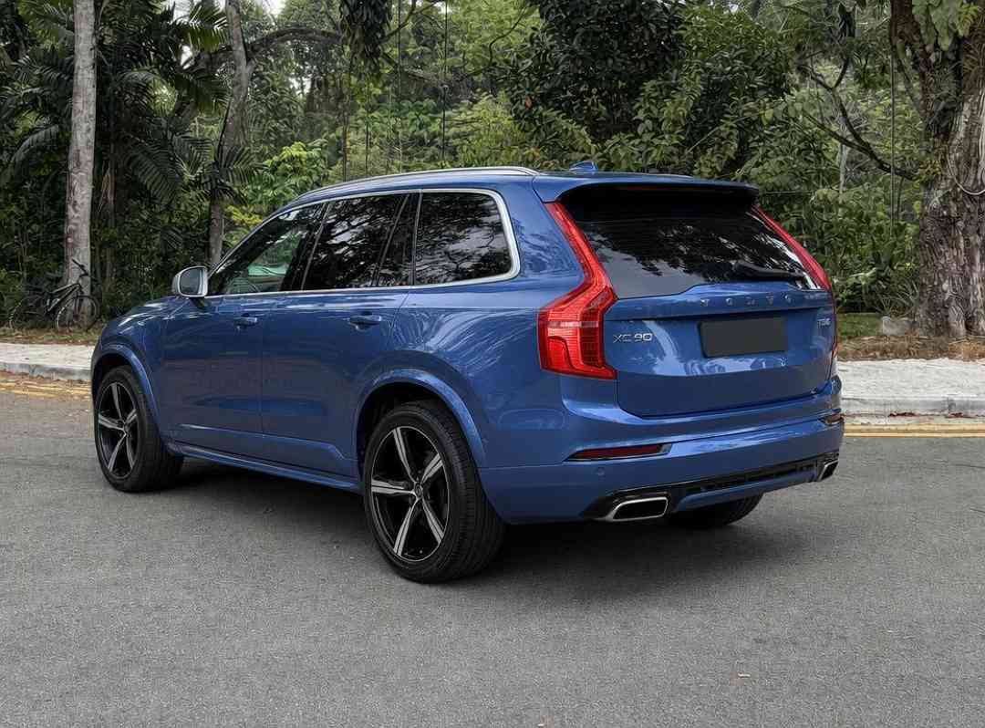Volvo XC90 T6 R-Design 7-Seater (A) (Category: Used Cars) located in Singapore. Submitted by carousell_certified_partners (Listing ID 1461616813, Image 3). Description: Agent maintained unit! Comes with additional engine and gearbox warranty till end of drive! Well maintained and accident free family car, STA evaluation can be arranged. Bank loan/in house loan/full loan at attractive interest rate available. Trade in/consignment welcomed. Viewing