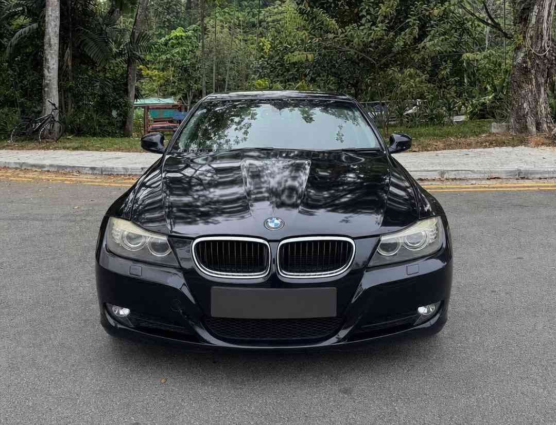 BMW 3 Series Sedan 320i (A) (Category: Used Cars) located in Singapore. Submitted by carousell_certified_partners (Listing ID 1462862573, Image 1). Description: Cheapest and lowest depreciation in sg! Very good condition! 100% full loan available! Phv loan available! We are authorised car loan agent for major banks and finance company since 2009! Buy with confidence! In house loan or bank loan available! All our vehicles has undergone a 120 point