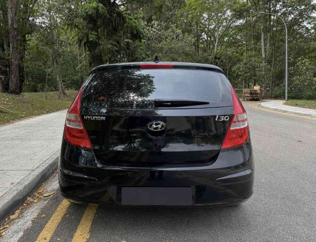 Hyundai i30 Wagon 1.6 GLS Sunroof (A) (Category: Used Cars) located in Singapore. Submitted by carousell_certified_partners (Listing ID 1462861785, Image 3). Description: Beautiful Hyundai i30! Sunroof Edition! Good condition! 100% full loan available! 100% phv loan available! lCheapest and lowest depreciation in the market! 1 of only 6 dealers in singapore to be awarded roll of honor by SGCM! Buy with confidence! In-house loan or bank loan avail