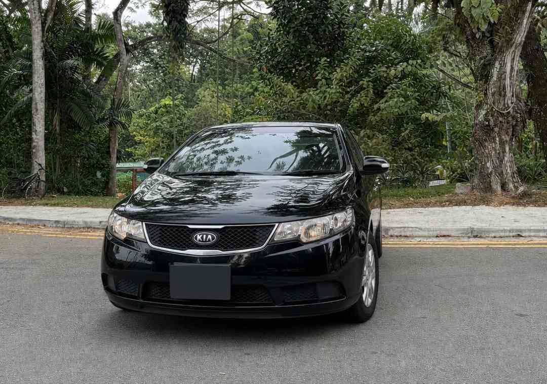 Kia Cerato Forte 1.6 EX (M) (Category: Used Cars) located in Singapore. Submitted by carousell_certified_partners (Listing ID 1462722397, Image 1). Description: Very good condition! 100% full loan available at Only $800+/Month! 100% PHV loan available! Cheapest and lowest depreciation in the market! A very reliable and fuel efficient Honda SUV! 1 of only 6 dealers in Singapore to be awarded roll of honor by SGCM! Buy with confidence! In-house loa
