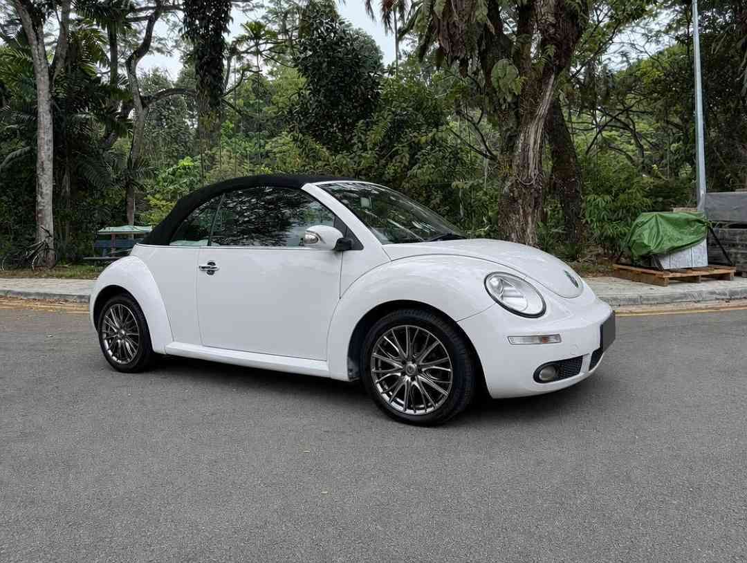 Volkswagen New Beetle Cabriolet 2.0 (A) (Category: Used Cars) located in Singapore. Submitted by carousell_certified_partners (Listing ID 1462862096, Image 2). Description: Beautiful Volkswagen Beetle Cabriolet! Well Maintained by Previous Owner! Very Good condition! 100% full loan available! Cheapest and lowest depreciation in the market! 1 of only 6 dealers in Singapore to be awarded roll of honor by SGCM! Buy with confidence! In house loan or 