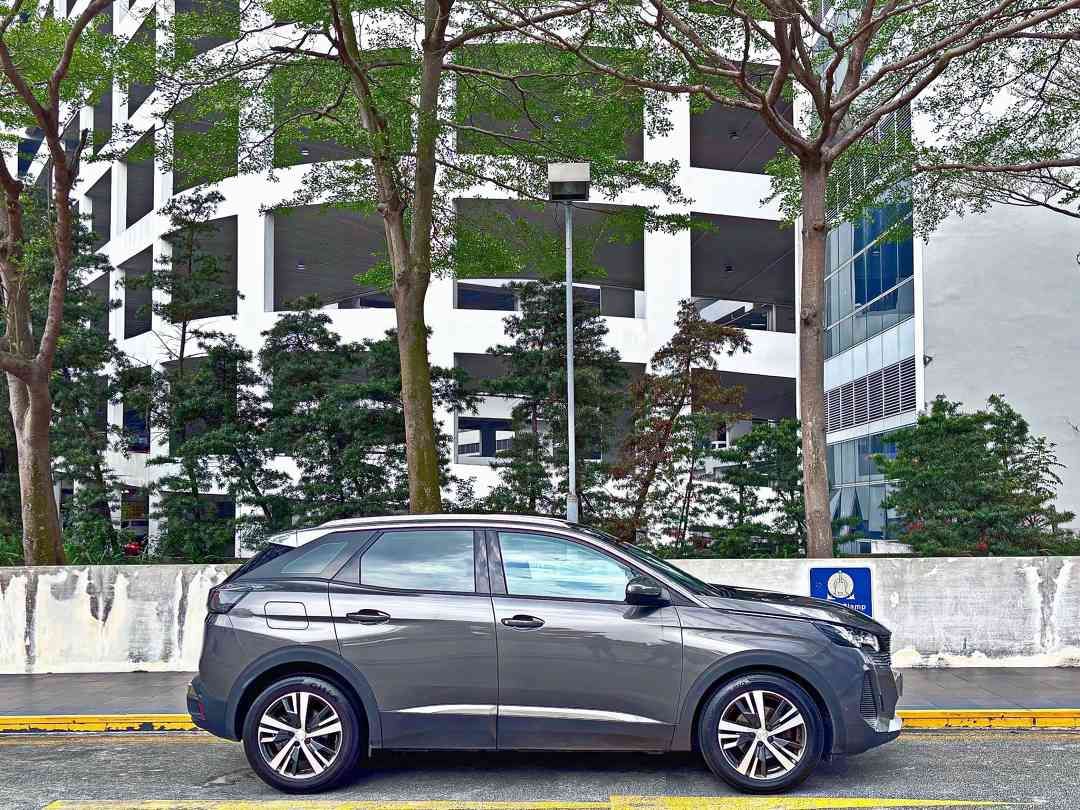 Peugeot 3008 1.2 PureTech EAT8 Allure Premium (A) (Category: Used Cars) located in Singapore. Submitted by jiehengmotoring (Listing ID 1465242104, Image 3). Description: Latest 2021 SG Lowest Mileage 3008 Allure Premium Panoramic Roof Unit Done At 44,000KM! Driven Only 8,600KM Yearly! Comes With 5 Yrs Agent Warranty Until Sep 2026! Buy From A 5/5 Star Reviews Dealer Today! Immediate Car Ownership Transfer On Collection Day Regardless Of Loan Or C