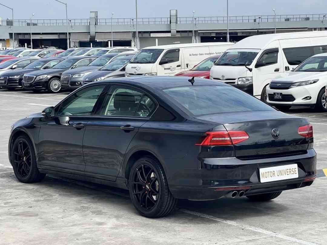 Volkswagen Passat 1.8 TSI Comfortline (A) (Category: Used Cars) located in Singapore. Submitted by motoruniverse (Listing ID 1453139992, Image 3). Description: Showroom: CARRO CENTER 60 JALAN LAM HUAT #04-37/38 CARRO CENTER Singapore 737869 Luxury sedan with silky smooth gearbox. Beautiful unit. Super good and enjoyable drive. Always maintained timely by previous owner. Do not miss! 100% loan approval guaranteed! Flexible in-house & bank loan opt