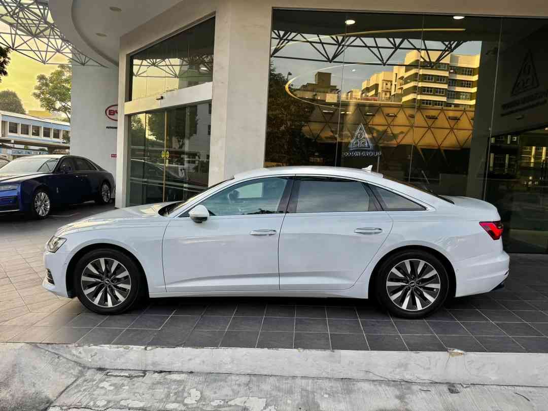 Audi A6 Avant Mild Hybrid 2.0 TFSI S tronic Design (A) (Category: Used Cars) located in Singapore. Submitted by dicksonauto (Listing ID 1455561924, Image 2). Description: 1 owner, well maintained unit, pristine condition, Certified Pre-Owned with Extended Warranty for worry-free ownership. Mileage Assurance: Actual mileage checked against available AD workshop/service records and/or owner-signed declaration. Buy-Back Assurance if verified mileage