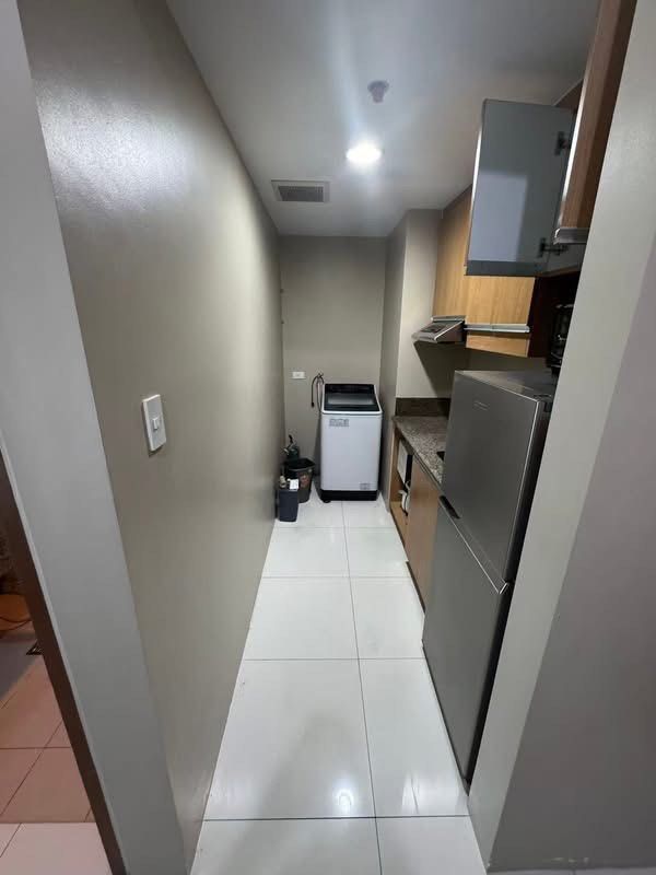 1BR CENTRAL PARKWEST BGC FOR RENT (Category: Apartments & Condos) located in Mandaluyong City. Submitted by preloved_byfraya (Listing ID 1465268291, Image 2). Description: Central Park West Bgc 40sqm 1 bedroom With balcony Fully furnished Near mitsukoshi and uptown mall 35,000/mo( slightly negotiable) 1 year lease 2 months deposit & 2 months advance parking: add 5k for client only 🙂.