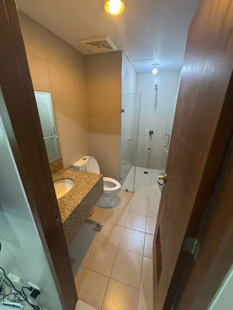 1BR CENTRAL PARKWEST BGC FOR RENT (Category: Apartments & Condos) located in Mandaluyong City. Submitted by preloved_byfraya (Listing ID 1465268291, Image 3). Description: Central Park West Bgc 40sqm 1 bedroom With balcony Fully furnished Near mitsukoshi and uptown mall 35,000/mo( slightly negotiable) 1 year lease 2 months deposit & 2 months advance parking: add 5k for client only 🙂.