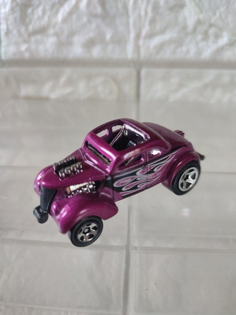 2007 Pass'n Gasser hotwheels (Category: Vehicle & Diecast Models) located in Narvacan. Submitted by jigger85 (Listing ID 1465179486, Image 2). Description: mint condition bought in UK loc. ilocos sur can ship thru JNT or LBC.