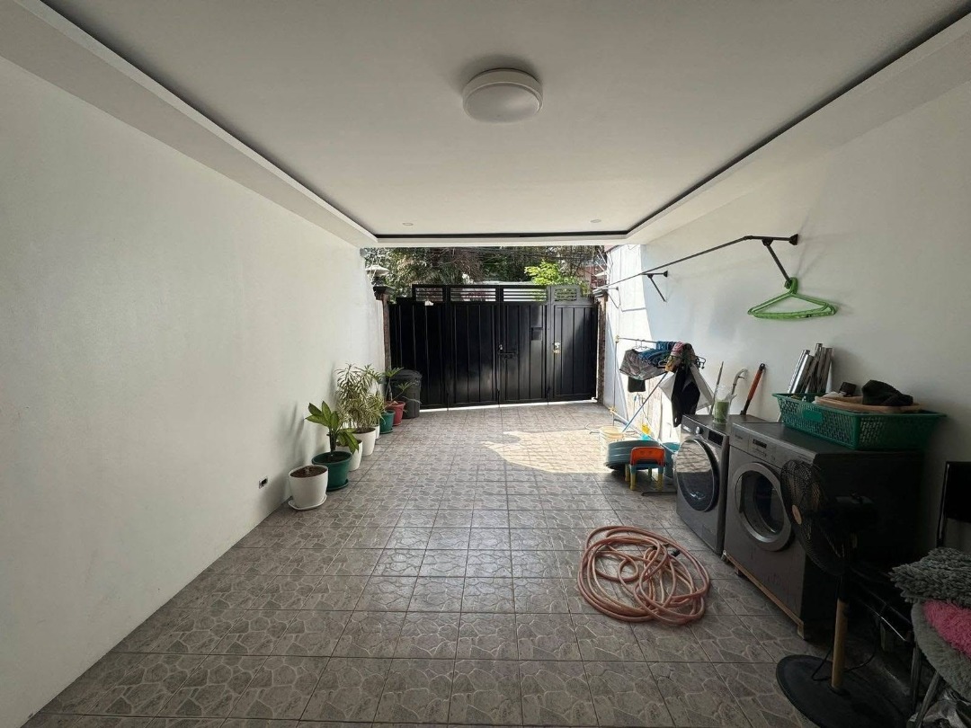 (Category: ) located in . Submitted by raincomito (Listing ID 1465204261, Image 1). Description: .
