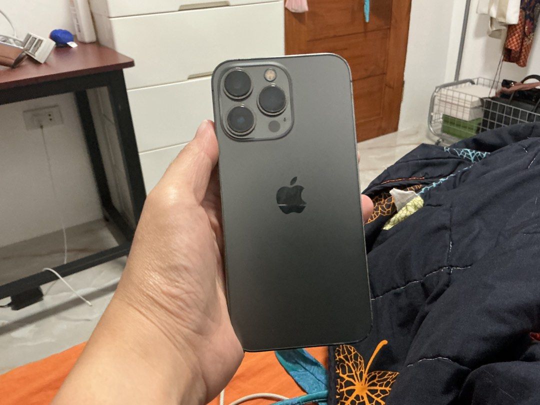 24k! - iPhone 13 Pro (Category: iPhone 13 Series) located in Mangaldan. Submitted by ali.knox19 (Listing ID 1465287524, Image 1). Description: WTS: iPhone 13 Pro 256GB (Graphite) * Price: ₱24,000 (Slightly negotiable for sure buyers) * Storage: 256GB * Battery Health: 73% (Shows "Service" warning, completely original battery) * Condition: 9/10 smooth. Normal minimal hairline scratches, no dents. * Repair History: 100% NO history of repair. Never 