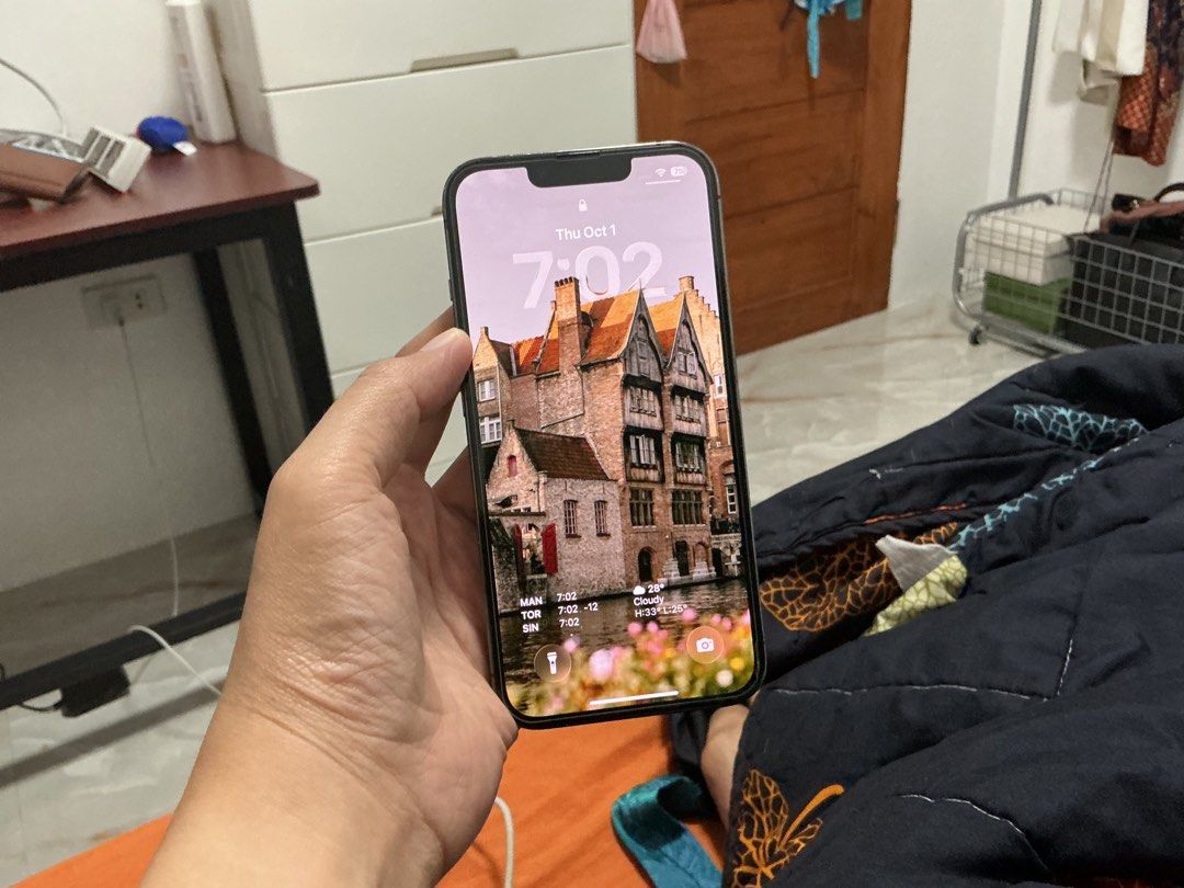 24k! - iPhone 13 Pro (Category: iPhone 13 Series) located in Mangaldan. Submitted by ali.knox19 (Listing ID 1465287524, Image 2). Description: WTS: iPhone 13 Pro 256GB (Graphite) * Price: ₱24,000 (Slightly negotiable for sure buyers) * Storage: 256GB * Battery Health: 73% (Shows "Service" warning, completely original battery) * Condition: 9/10 smooth. Normal minimal hairline scratches, no dents. * Repair History: 100% NO history of repair. Never 
