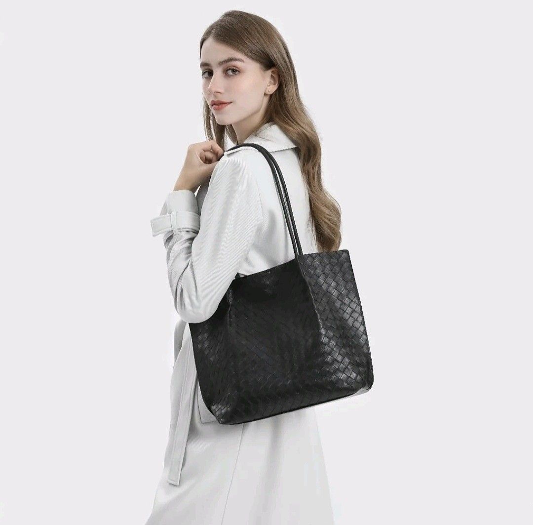 2 in 1 braided leather shoulder office bag (Category: Shoulder Bags) located in Caloocan City. Submitted by shop.jeo (Listing ID 1465377411, Image 2). Description: 📩 send dm if interested!.