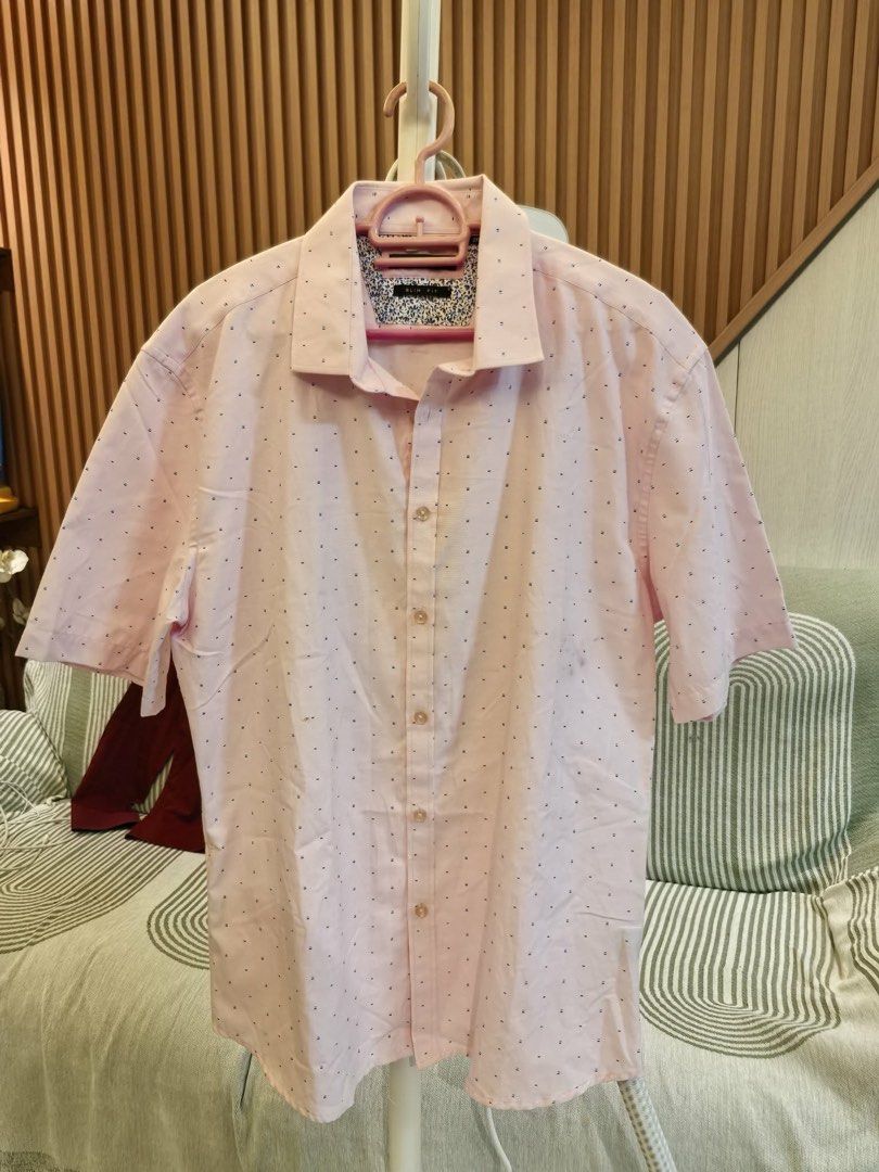 490 (Category: Tshirts & Polo Shirts ) located in Makati City. Submitted by lilfinds (Listing ID 1465210224, Image 3). Description: Selling these 2 pre-loved men’s button-down shirts as a bundle. Both are in size XXL / 2XL Slim Fit, making them a perfect match for anyone looking to upgrade their office or smart-casual wardrobe! 👕 What’s included in the bundle: 1. Nexxen Long Sleeve Shirt • Color: Rich Maroon / Burgundy • Details: Fine geometric 