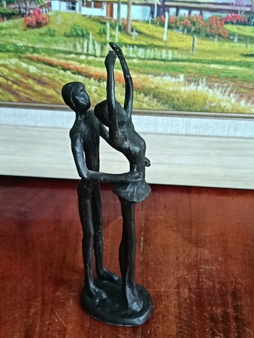 8.25" Cast Iron Ballet Dancer Modern Abstract Sculpture (Category: Vintage Collectibles) located in Imus. Submitted by ABrielleC (Listing ID 1465376249, Image 2). Description: Video Link https://youtube.com/shorts/dRza01O-Z4U?si=D4mTH099_s6niQha Cast Iron Material Height-8.25in Weight-0.3kg Japan Surplus Item First to pay Loc Imus Cavite.