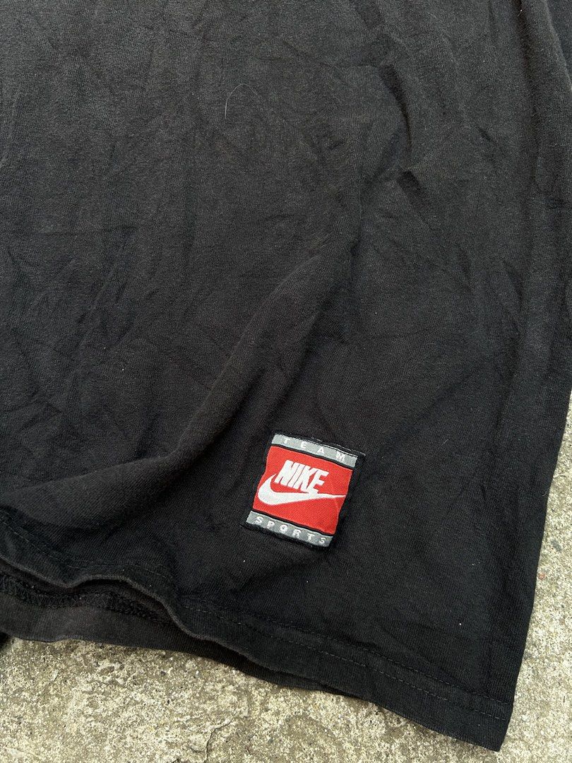 90s VINTAGE NIKE TANK TOP (Category: Tshirts & Polo Shirts ) located in Dasmarinas. Submitted by thrifteverywhere (Listing ID 1465267777, Image 2). Description: Vintage Nike Tank Top Good condition No issue.