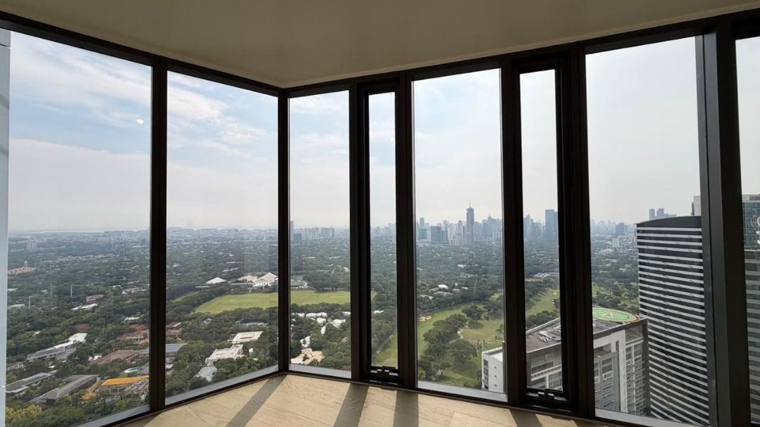 📍 Aurelia BGC - West B Premier (Category: Apartments & Condos) located in Makati City. Submitted by renzproperties (Listing ID 1465308889, Image 3). Description: 📍 Aurelia BGC - West B Premier For Sale - ₱215M + buyer’s charges 3BR + den 3.5TB FA: 280 sqm Inclusions: Semi Furnished Parking: 6 slots Features: - West “B” Premier - High floor above 45th - All rooms facing Forbes Park - Rare unit with 6 parking slots *DIRECT TO OWNER* ⬇️More proper