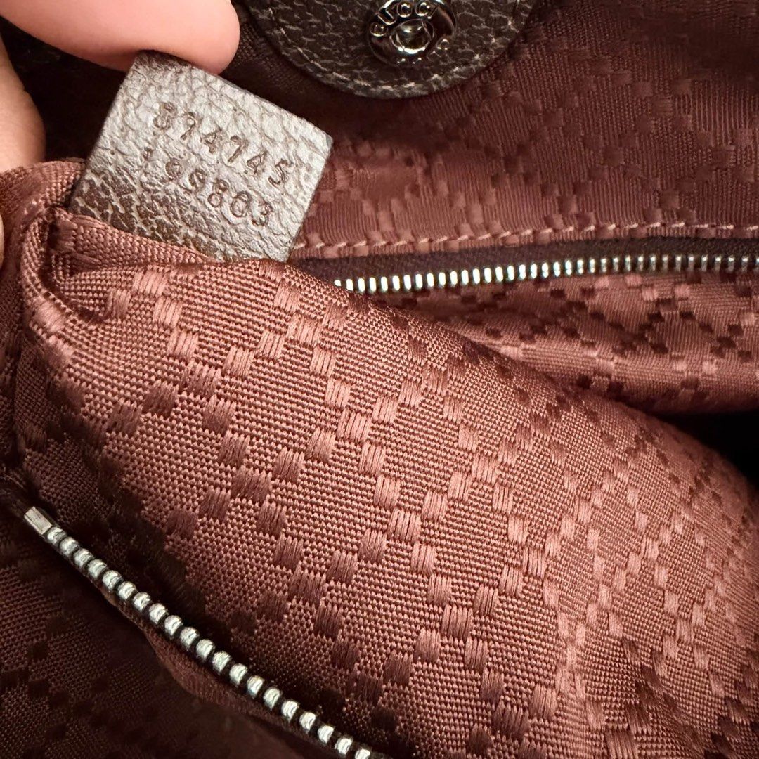 🖤 GUCCI Classic Ophidia Large Tote Monogram Bag (Category: Luxury Bags & Wallets) located in Caloocan City. Submitted by mohsin2 (Listing ID 1465206542, Image 3). Description: GUCCI Classic Ophidia Large Tote Monogram Bag 13,980 plus sf Like new/Brandnew Limited edition With dustbag .