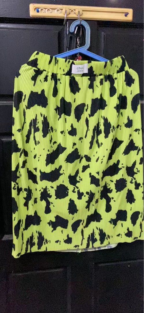 💚 Lime Vibes Bundle 💚 (Category: Sets or Coordinates) located in Quezon City. Submitted by luvkobagsnshoes (Listing ID 1465339486, Image 2). Description: Chul Lime Green & Black Cow Print Plissé Skirt + Chartreuse Eyelet Knit Cardigan 2-Piece Set.