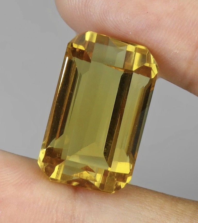 💯 Natural CITRINE loose (Category: Precious Stones) located in Kawit. Submitted by authentic_gemstones_byalton (Listing ID 1465205137, Image 1). Description: AVAILABLE! 💯 NATURAL CITRINE LOOSE -18 carats -18.0x11.0x11.0 (mm) -Octagon cut -Unheated -VVS clarity -Brazil (origin) #citrine #gemstones.