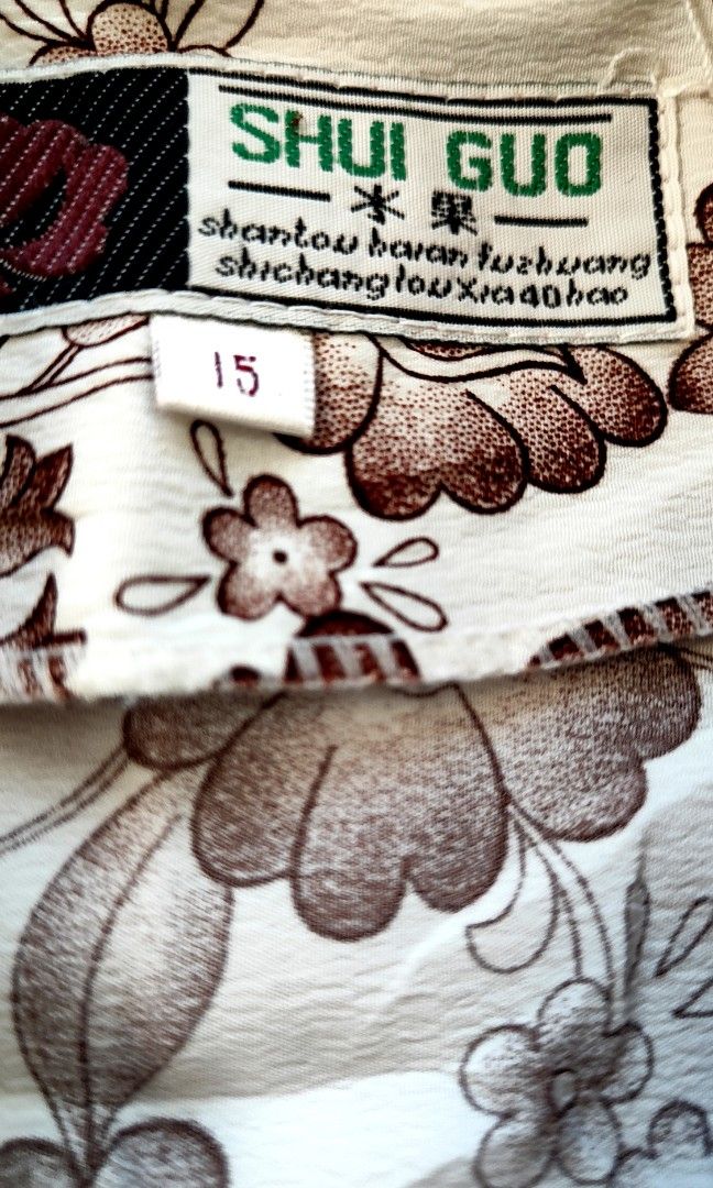 ✨ Vintage Cream & Brown Floral Button-Down Blouse (Category: Blouses) located in Kalibo. Submitted by cloth.ly (Listing ID 1465255129, Image 3). Description: 📏 Measurements: • Pit to Pit: 19.5" × 2 = 39" • Length: 28" • Waist: 19" × 2 = 38" • Shoulder Width: 16" • Sleeve Length: 11" — short sleeves • Cuff Sleeve: 7" 💎 Details: • Vintage style — elegant floral border print 🌸 • Cream base with warm brown floral design • Contrast taupe collar • D