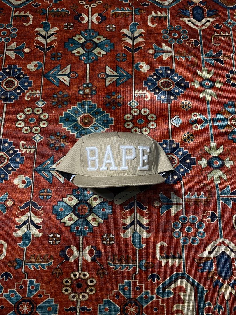 A BATHING APE “BAPE” PATCH SNAP BACK (Category: Caps & Hats) located in Antipolo. Submitted by asiansnot613 (Listing ID 1465333706, Image 2). Description: wts a bathing ape “bape” patch snapback osfa | used - good authentic dm for more details antipolo city, rizal 📌.