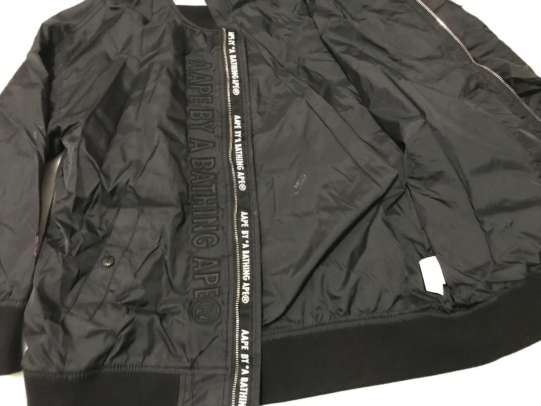 AAPE By A Bathing Ape Bomber Jacket （分類：外套及戶外衣服）位於 Hong Kong。 由 kelvin84hk 提交（商品編號 1465300353，圖片 7）。簡介： AAPE By A Bathing Ape Bomber Jacket 80% new 有D白色印 size XS Shoulder 57cm Chest 57cm Sleeve 49cm Long 66cm。