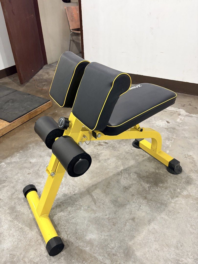 Abdominal/ Preacher bench (Category: Cardio & Fitness Machines) located in Manila. Submitted by kyle.cc (Listing ID 1465284520, Image 2). Description: FS Abdominal/ preacher curl bench -Good condition pa paddings walang punit pati foam -adjustable seat -foldable Rfs: declutter, rarely used.