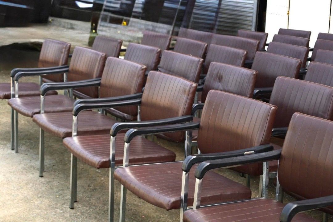 Accent Chair (Category: Chairs) located in Meycauayan. Submitted by marygracecasimiro (Listing ID 1465238562, Image 2). Description: JAPAN SURPLUS FURNITURE "KOKUYO JOIFA" 45PCS ACCENT CHAIRS WITH ARM REST, LEATHER CUSHION CRHOME FRAME Size 20.5L x 19.5W x 15.5SH x 29H in inches (AS-IS ITEM) *Minimal Scratch Only IN GOOD CONDITION🩷 Price:3,200 each.