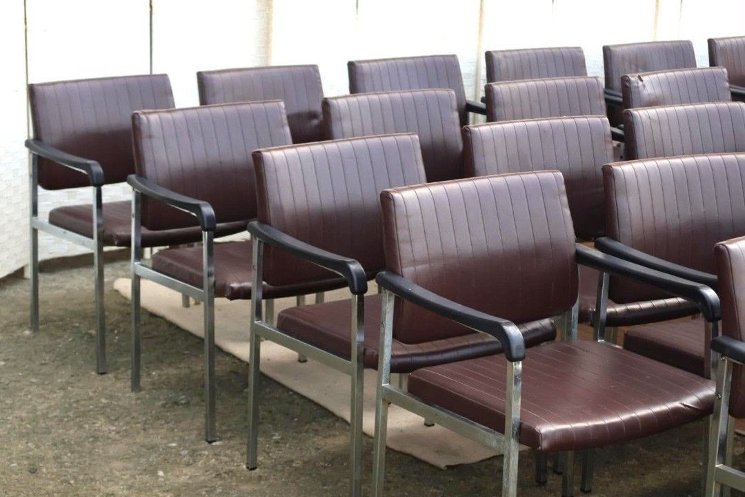 Accent Chair (Category: Chairs) located in Meycauayan. Submitted by marygracecasimiro (Listing ID 1465238562, Image 3). Description: JAPAN SURPLUS FURNITURE "KOKUYO JOIFA" 45PCS ACCENT CHAIRS WITH ARM REST, LEATHER CUSHION CRHOME FRAME Size 20.5L x 19.5W x 15.5SH x 29H in inches (AS-IS ITEM) *Minimal Scratch Only IN GOOD CONDITION🩷 Price:3,200 each.