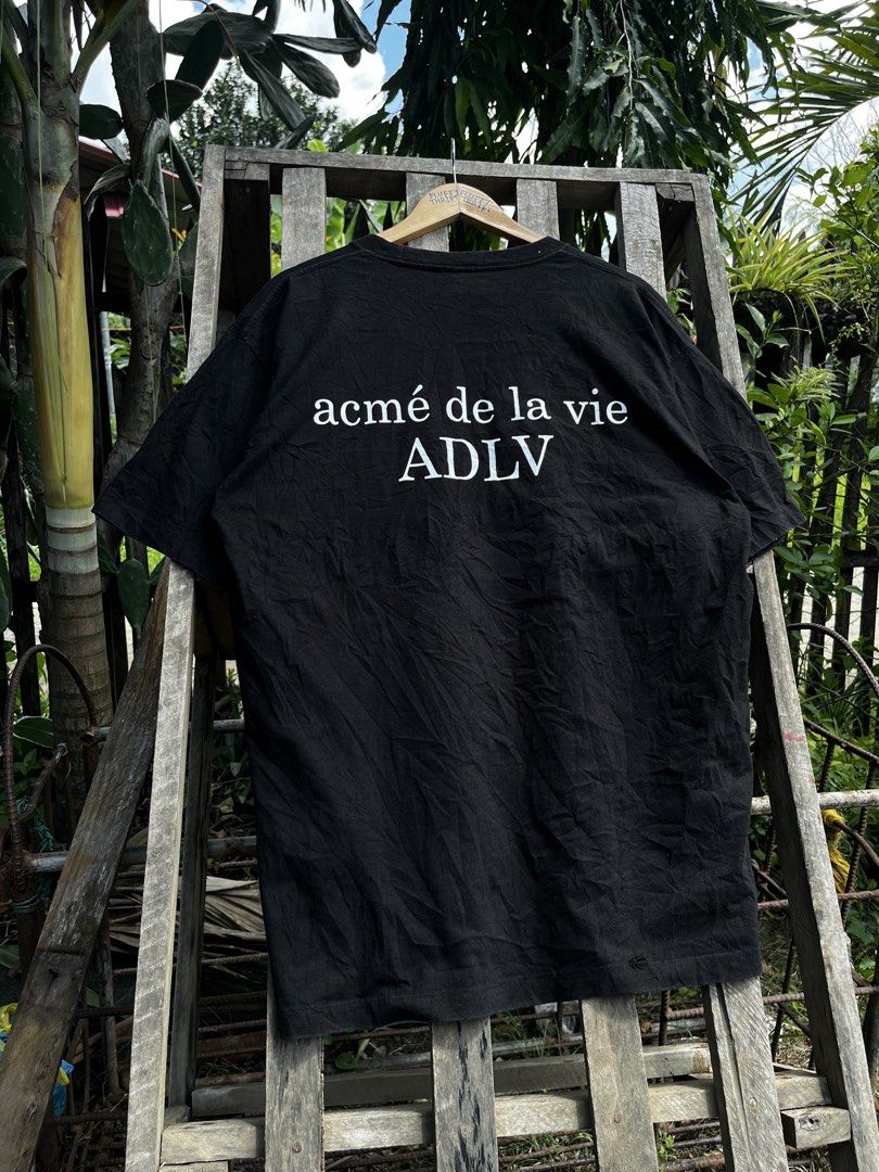 Acme De La Vie (Category: Tshirts & Polo Shirts ) located in Leon. Submitted by fluffythriftshop (Listing ID 1465254329, Image 3). Description: Acme De La Vie Size : XL / 23 x 30 Minimal slice sa likod unnoticeable pag sinuot pwede ipatahi dahil sa daanan lang ng tahi yung issue Color Rate : 9.7 out of 10 Excellent Condition No fade and cracks.